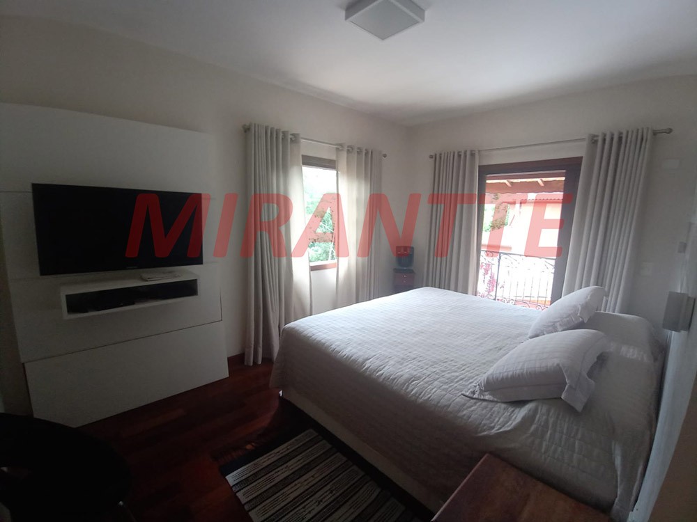 Sobrado de 350m² com 3 quartos em Serra da Cantareira