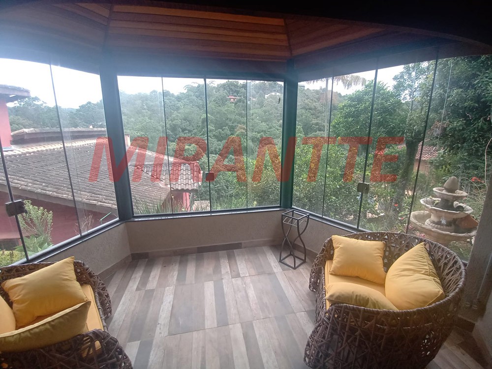 Sobrado de 350m² com 3 quartos em Serra da Cantareira
