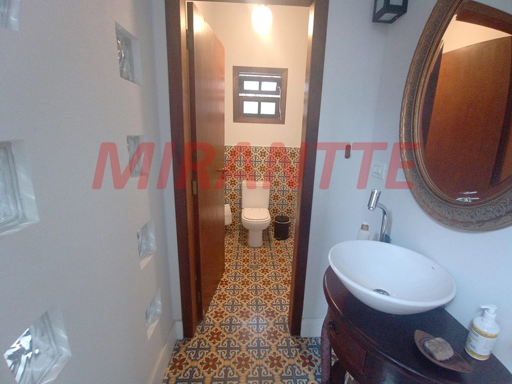 Sobrado de 350m² com 3 quartos em Serra da Cantareira