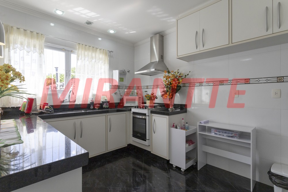 Sobrado de 172m² com 4 quartos em Jardim São Paulo