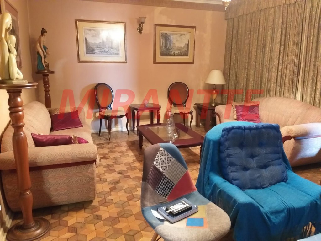 Sobrado de 267m² com 4 quartos em Perdizes
