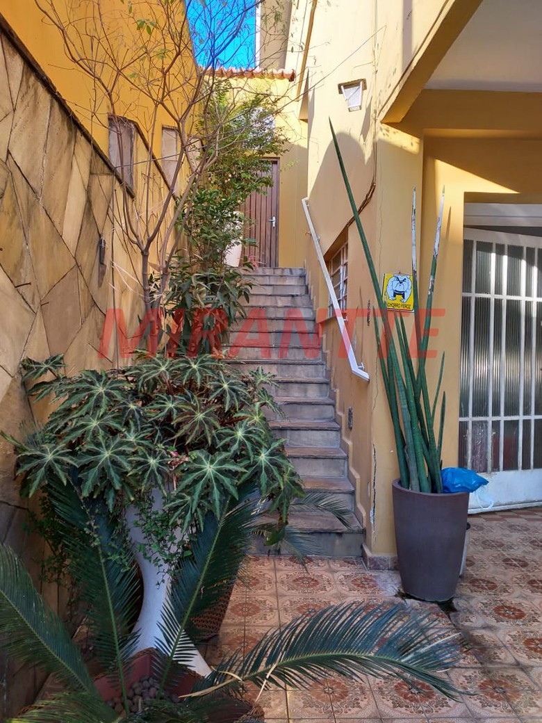 Sobrado de 267m² com 4 quartos em Perdizes