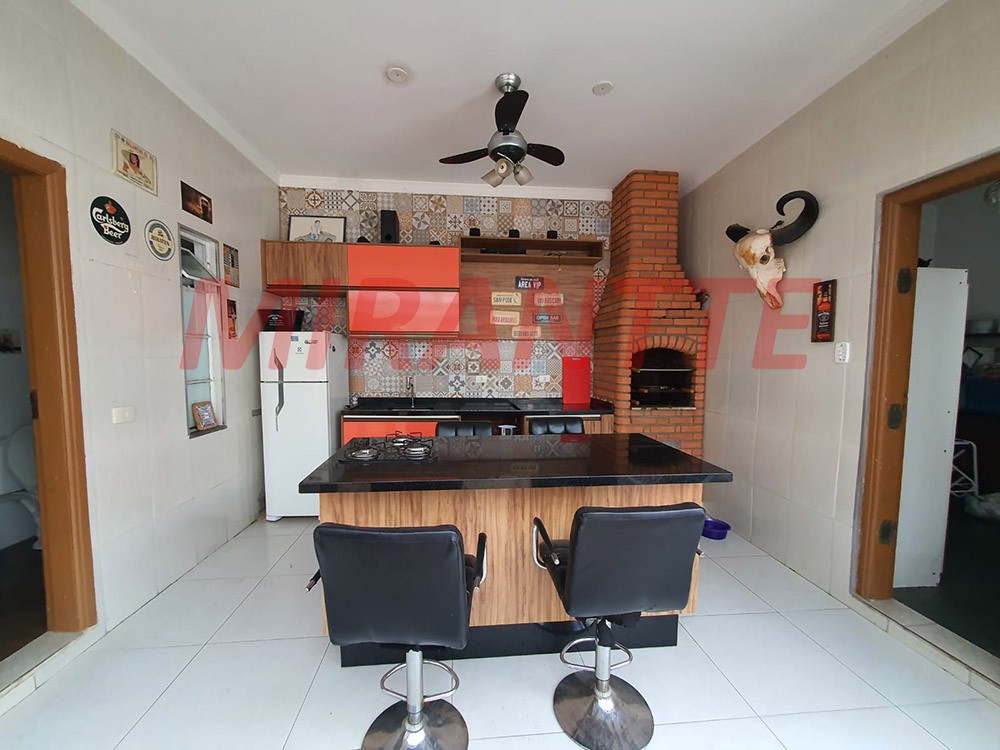 Sobrado de 230m² com 3 quartos em Água Fria