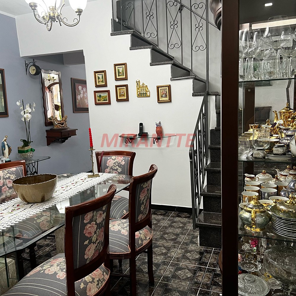 Sobrado de 124m² com 3 quartos em Santana