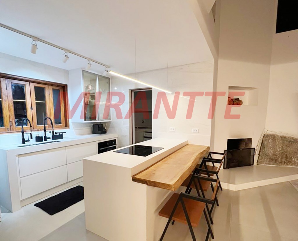 Sobrado de 280m² com 3 quartos em Serra Da Cantareira