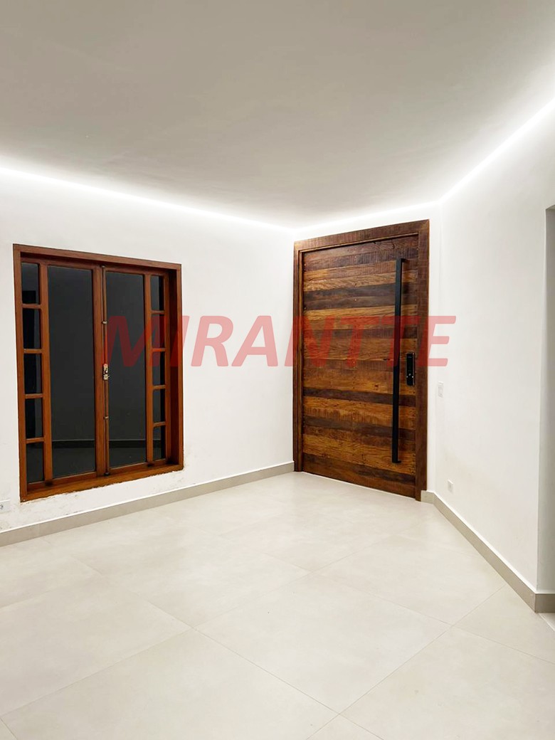 Sobrado de 280m² com 3 quartos em Serra Da Cantareira