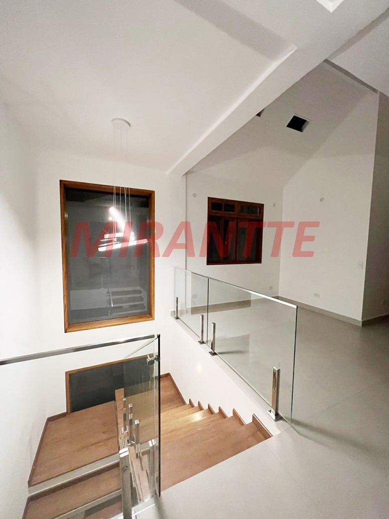 Sobrado de 280m² com 3 quartos em Serra Da Cantareira