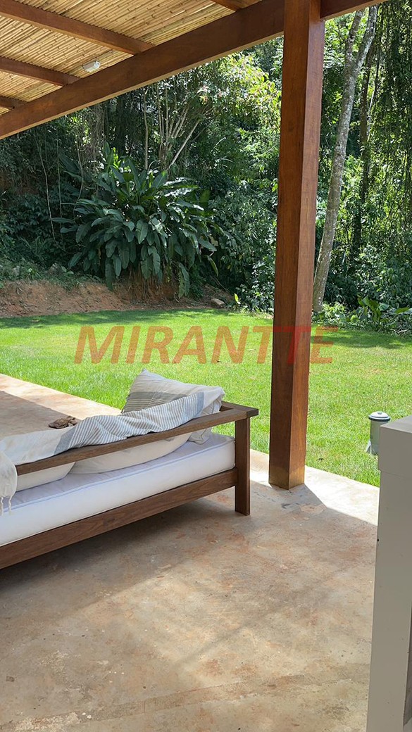 Sobrado de 280m² com 3 quartos em Serra Da Cantareira