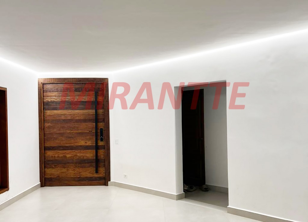 Sobrado de 280m² com 3 quartos em Serra Da Cantareira