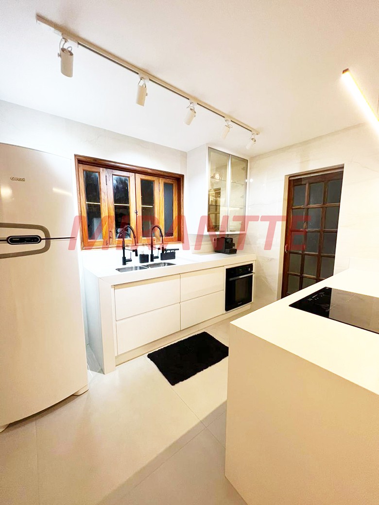 Sobrado de 280m² com 3 quartos em Serra Da Cantareira