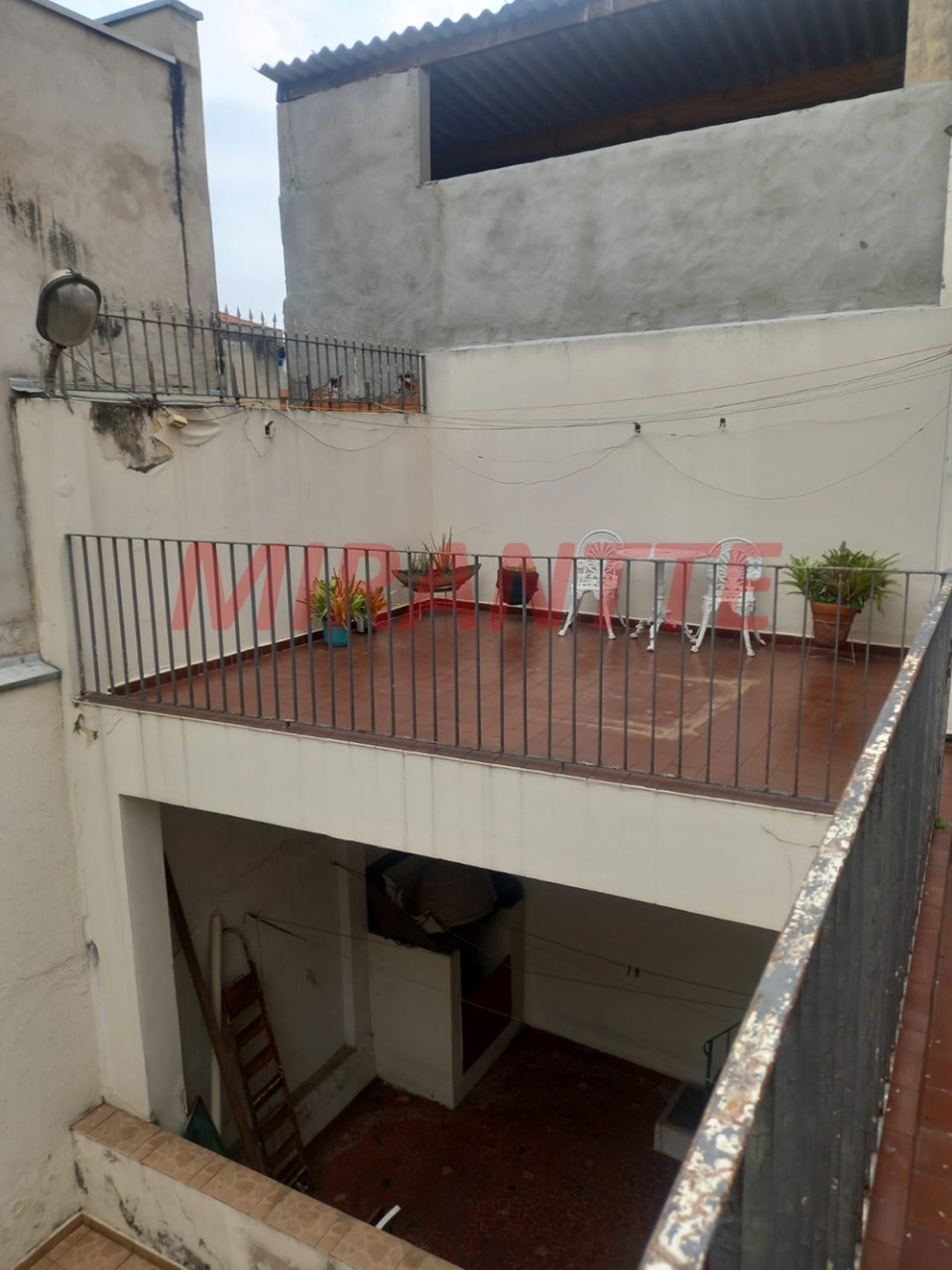 Sobrado de 324m² com 8 quartos em Santana