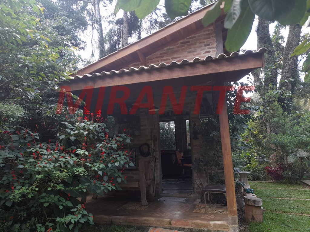 Sobrado de 210m² com 3 quartos em Serra Da Cantareira