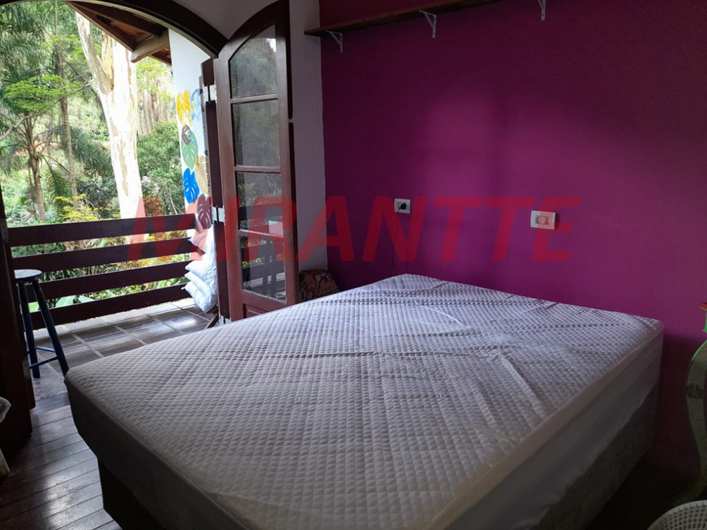 Sobrado de 210m² com 3 quartos em Serra Da Cantareira