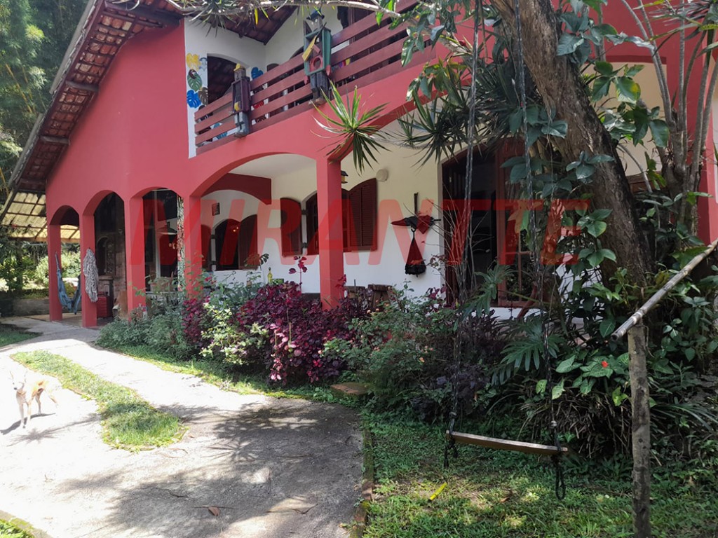 Sobrado de 210m² com 3 quartos em Serra Da Cantareira