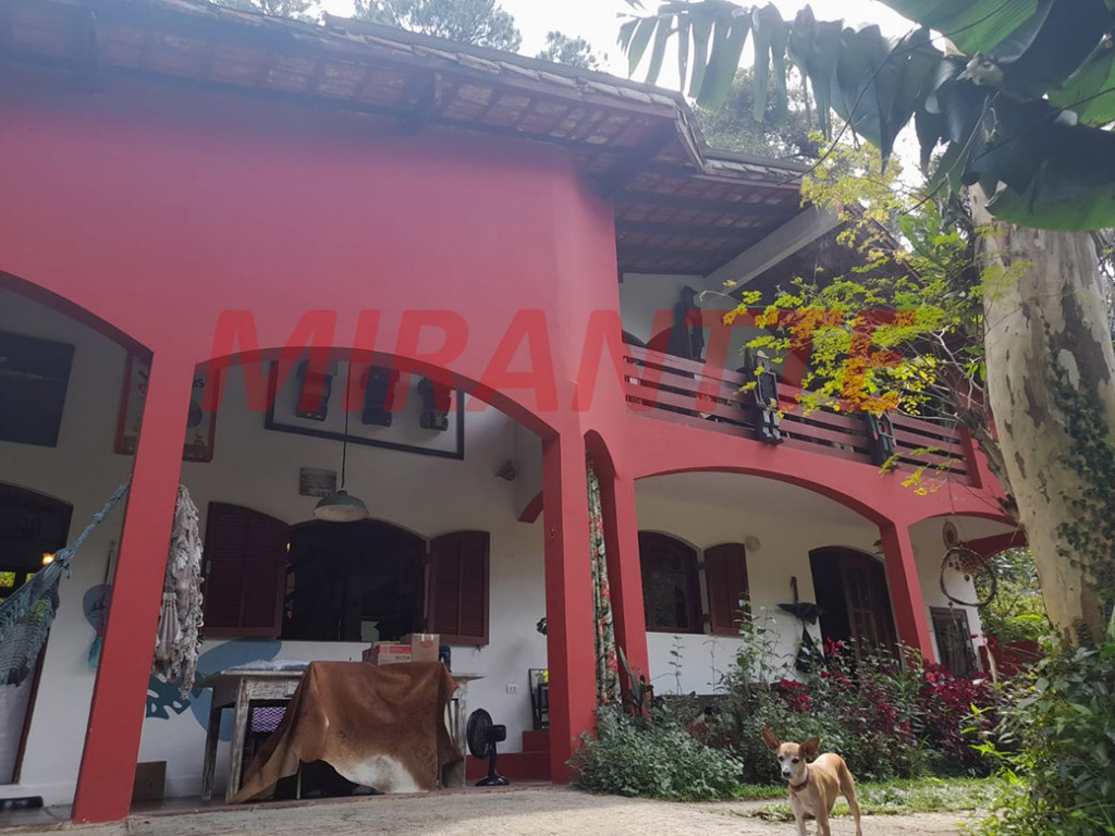 Sobrado de 210m² com 3 quartos em Serra Da Cantareira