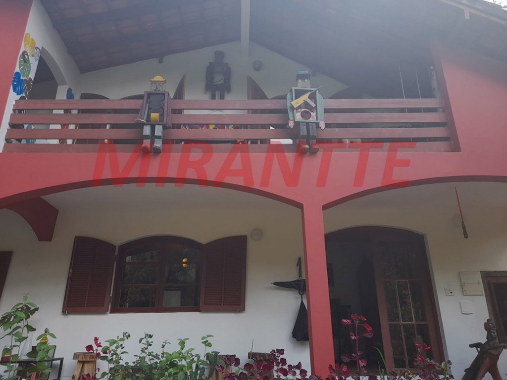 Sobrado de 210m² com 3 quartos em Serra Da Cantareira