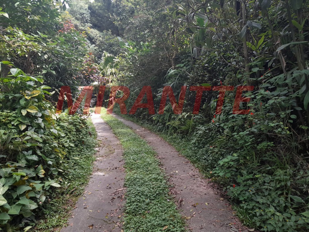 Sobrado de 210m² com 3 quartos em Serra Da Cantareira
