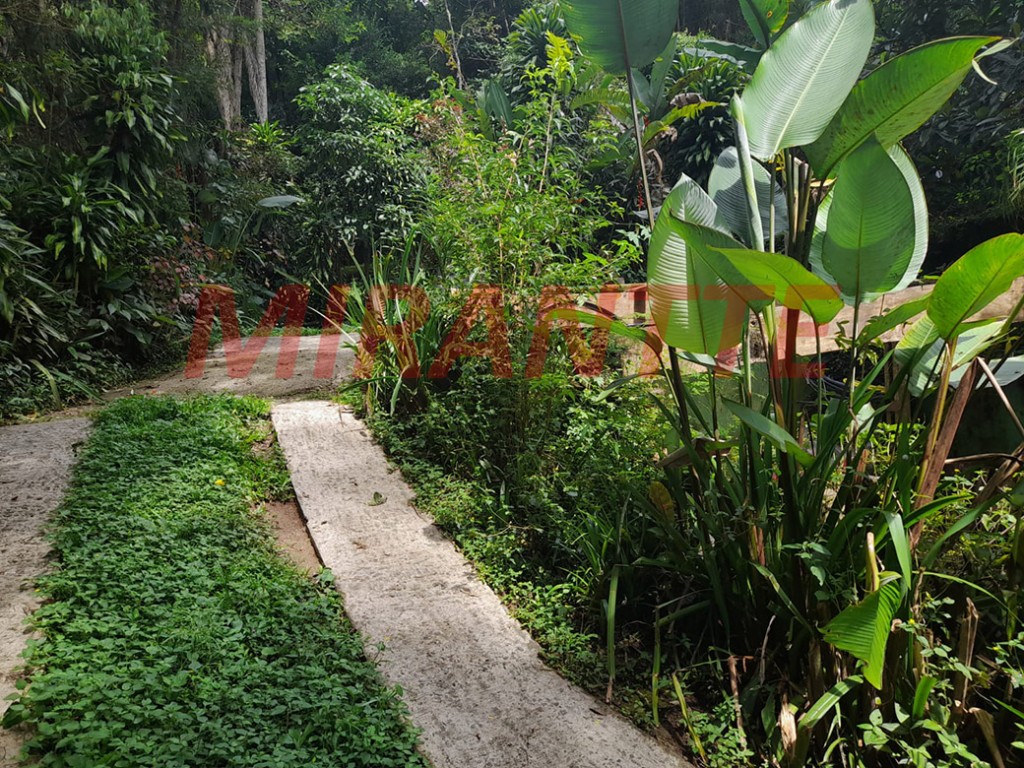 Sobrado de 210m² com 3 quartos em Serra Da Cantareira