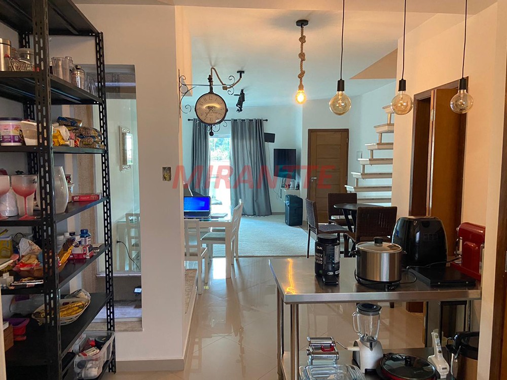 Sobrado de 180m² com 3 quartos em Vila Rosa