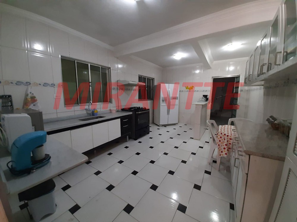 Sobrado de 300m² com 3 quartos em Jardim Flor de Maio