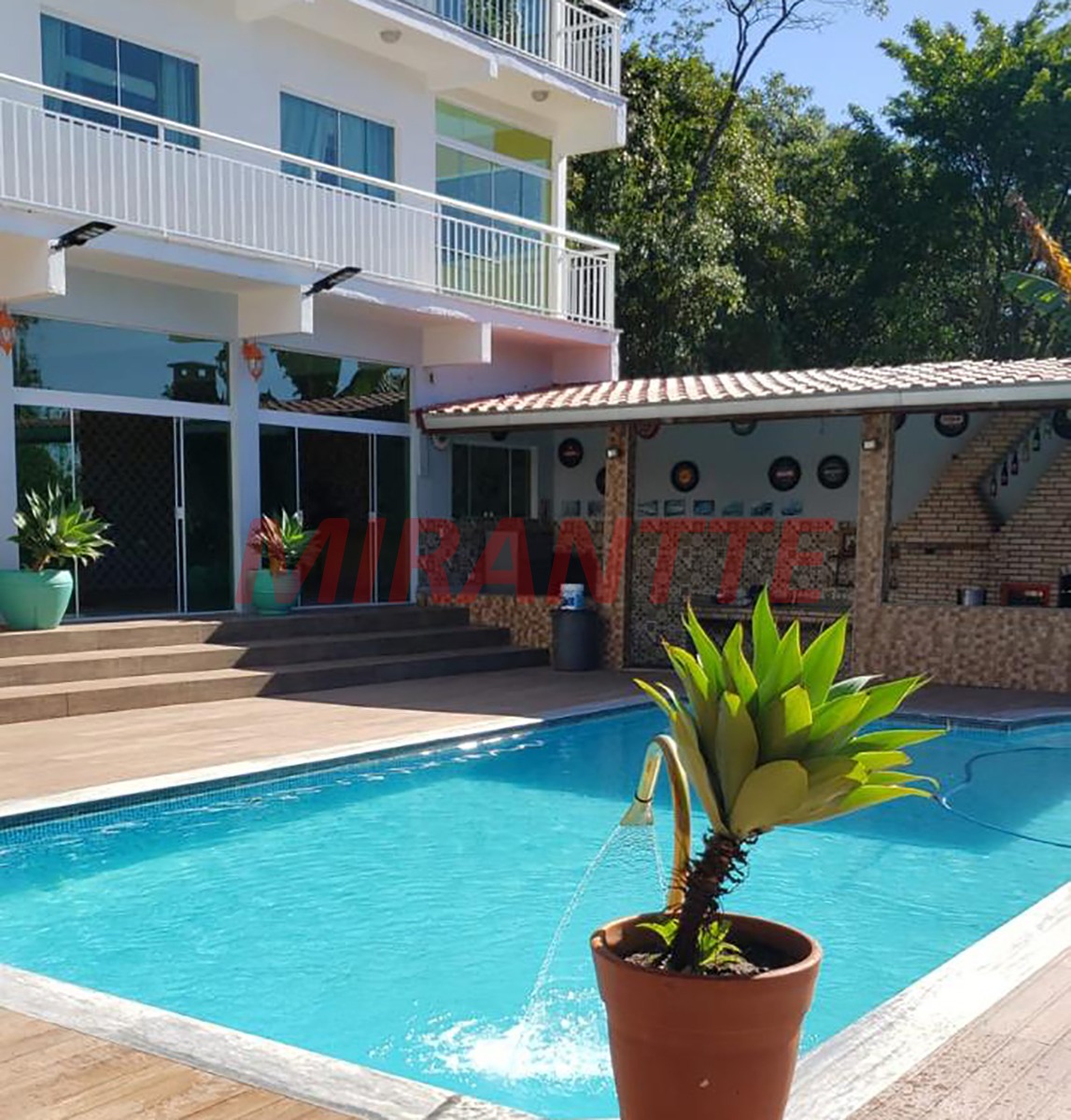 Sobrado de 600m² com 5 quartos em SANTA IN