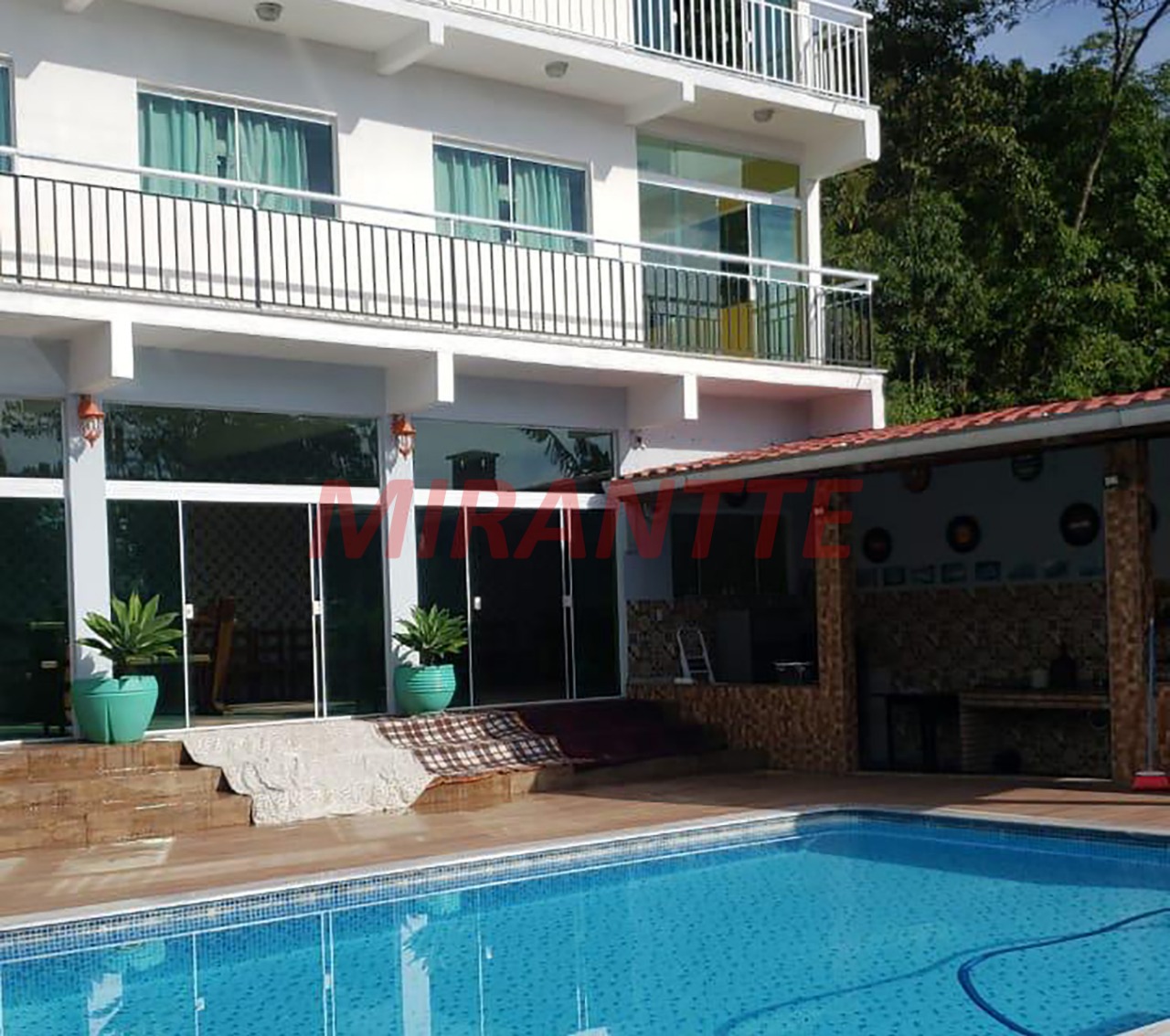 Sobrado de 600m² com 5 quartos em SANTA IN