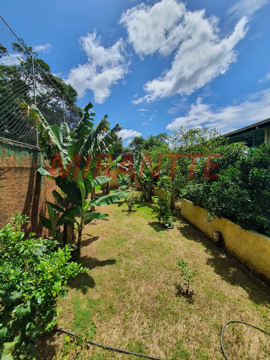 Sobrado de 600m² com 5 quartos em SANTA IN