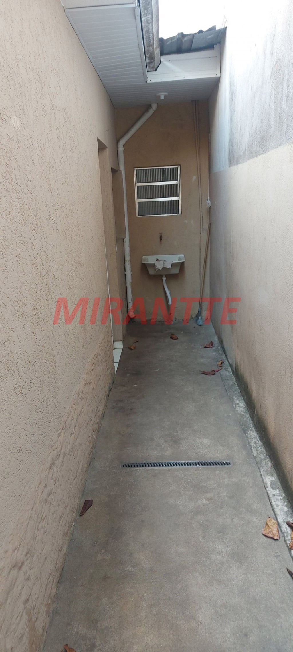 Sobrado de 350m² com 10 quartos em Parque Peruche