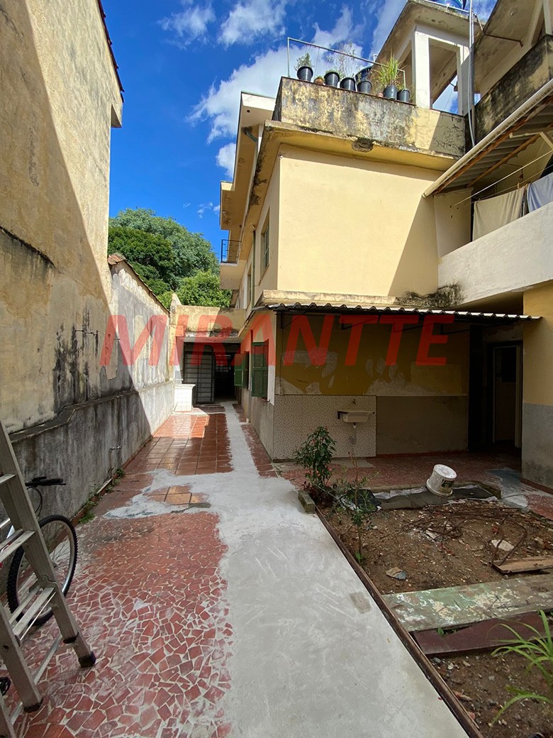 Sobrado de 579m² com 8 quartos em Santana