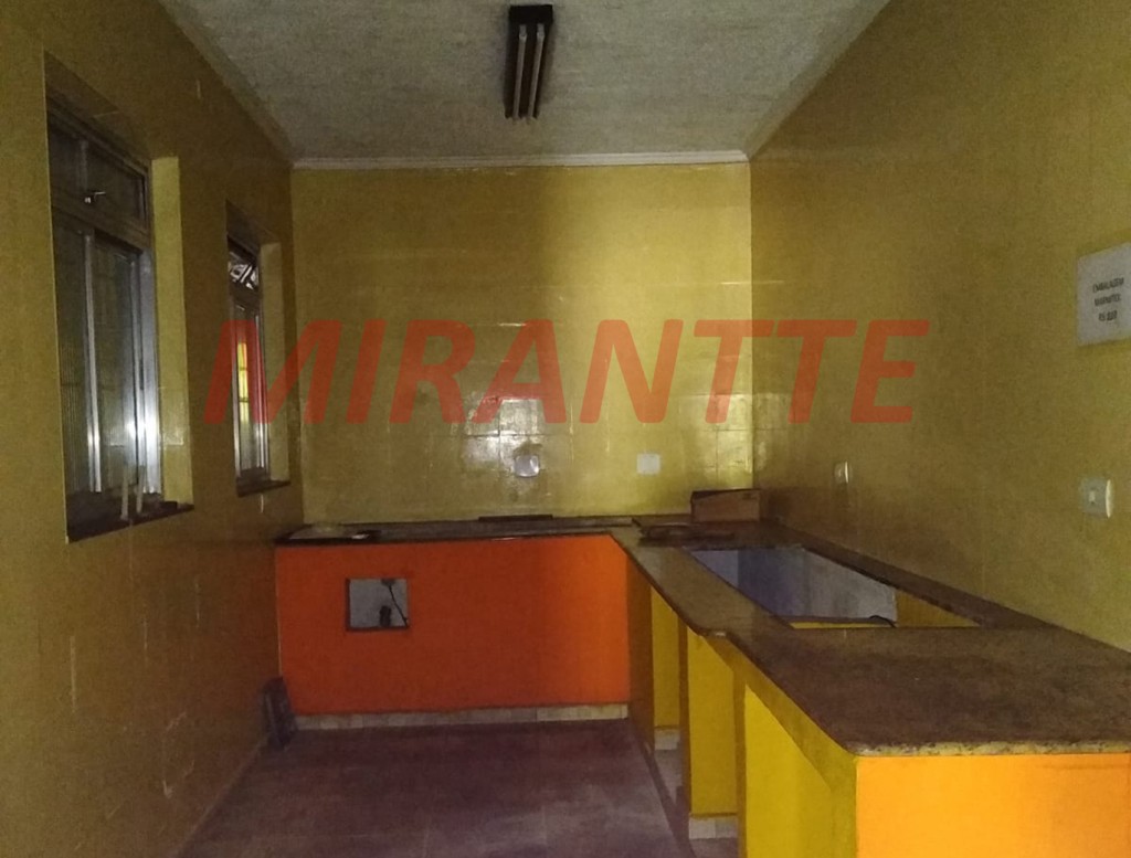 Comercial de 180m² em Luz