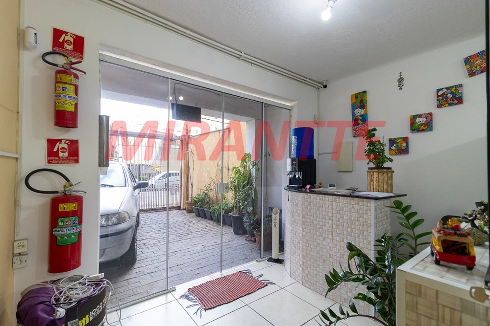Sobrado de 160m² com 3 quartos em Água Fria