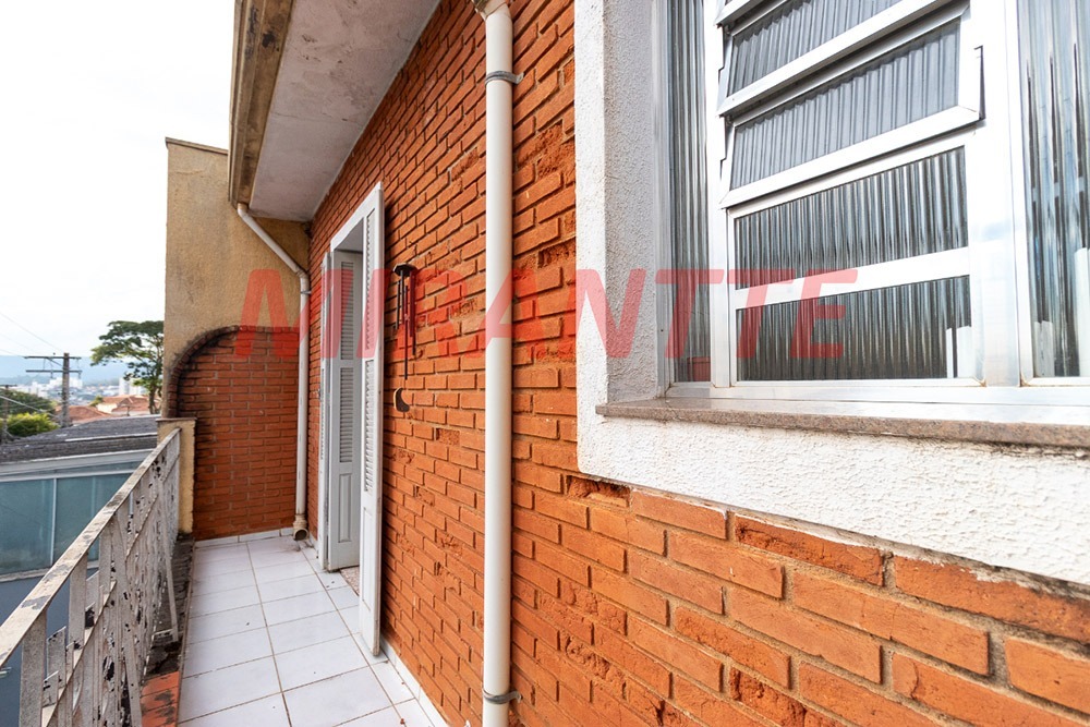 Sobrado de 160m² com 3 quartos em Água Fria