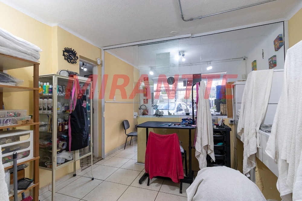 Sobrado de 160m² com 3 quartos em Água Fria
