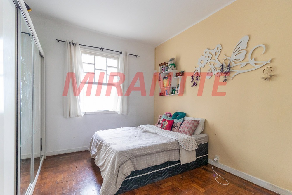Sobrado de 160m² com 3 quartos em Água Fria