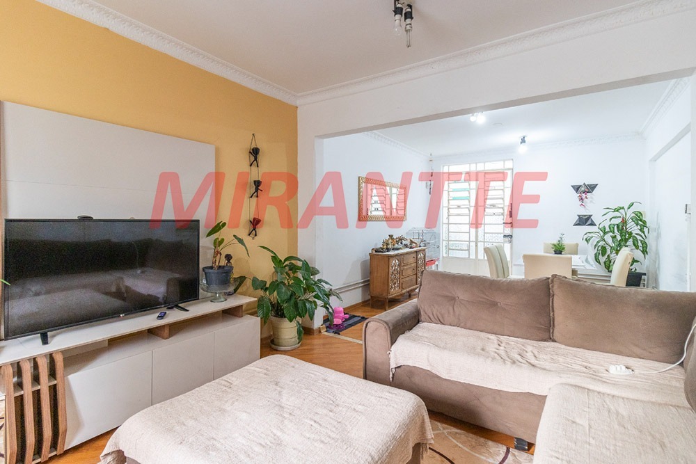 Sobrado de 160m² com 3 quartos em Água Fria