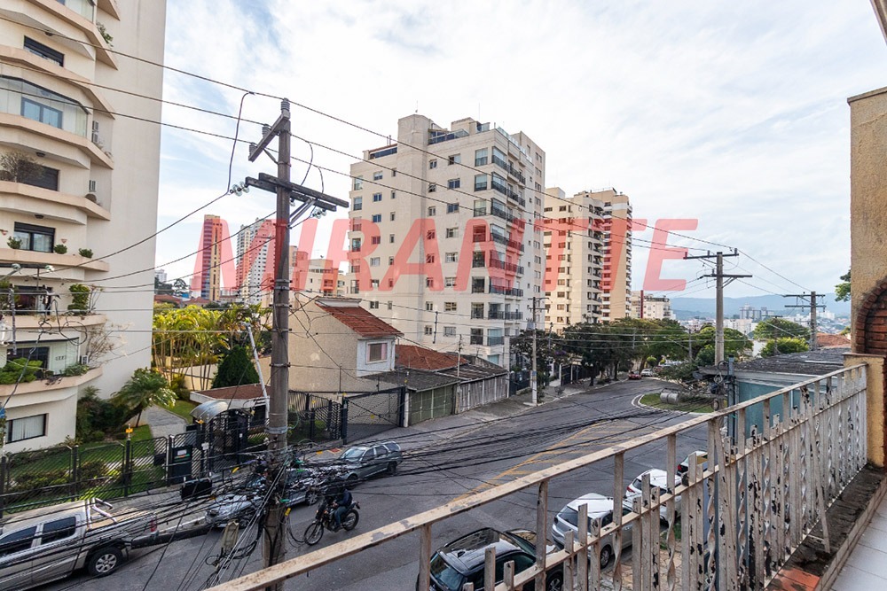 Sobrado de 160m² com 3 quartos em Água Fria