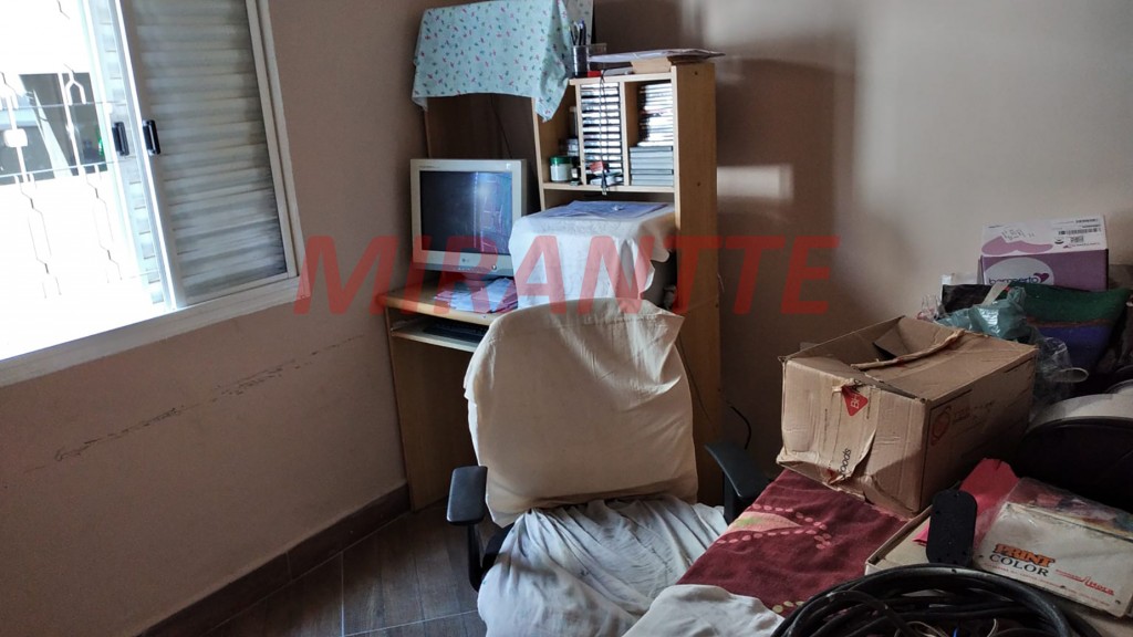Casa terrea com 3 quartos em Vila Itaici