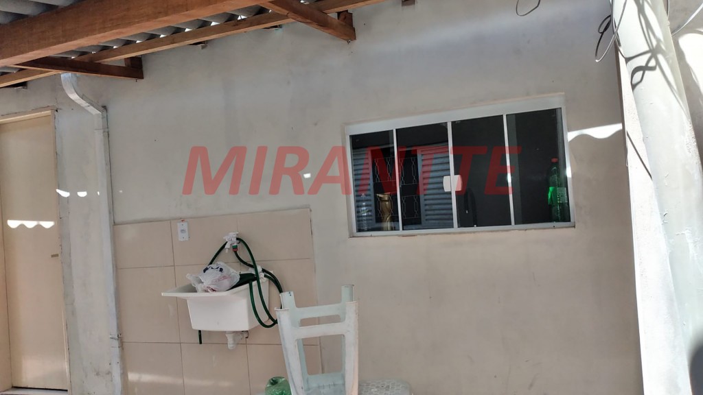 Casa terrea com 3 quartos em Vila Itaici