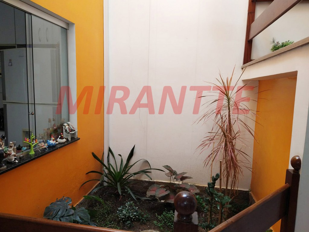 Sobrado de 380m² com 3 quartos em Vila Galvão