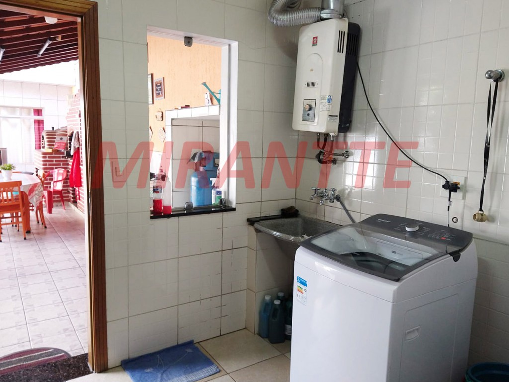 Sobrado de 380m² com 3 quartos em Vila Galvão