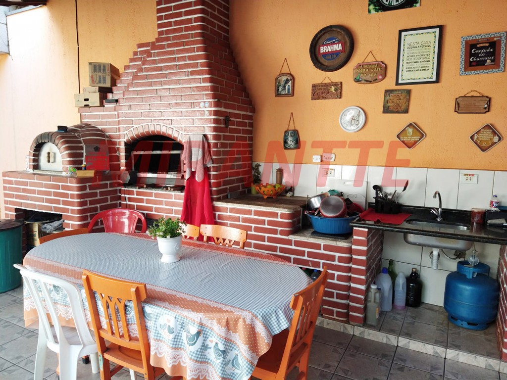 Sobrado de 380m² com 3 quartos em Vila Galvão
