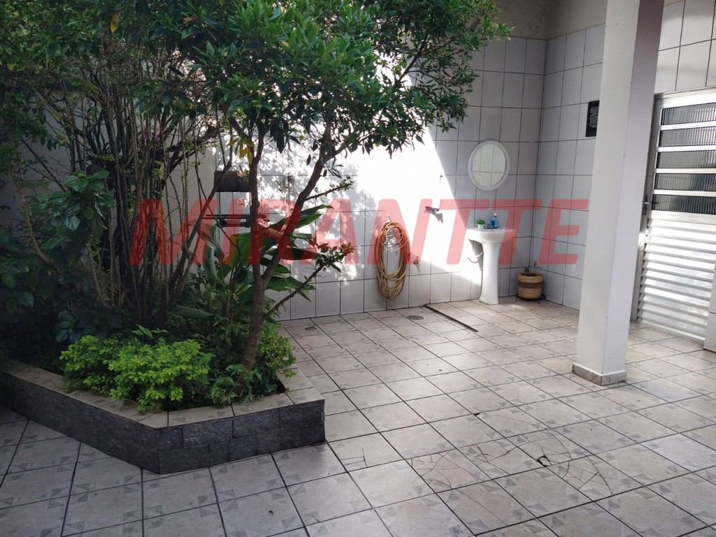 Sobrado de 380m² com 3 quartos em Vila Galvão