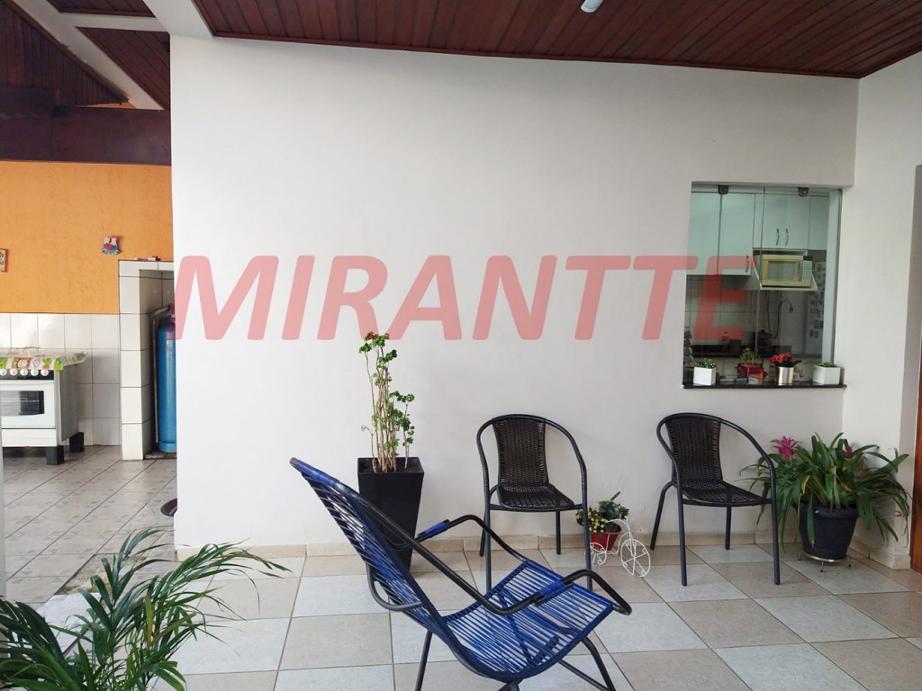 Sobrado de 380m² com 3 quartos em Vila Galvão