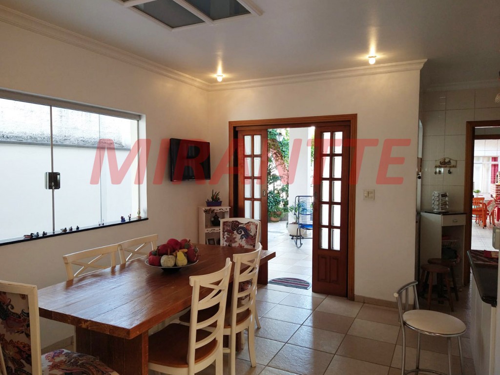 Sobrado de 380m² com 3 quartos em Vila Galvão
