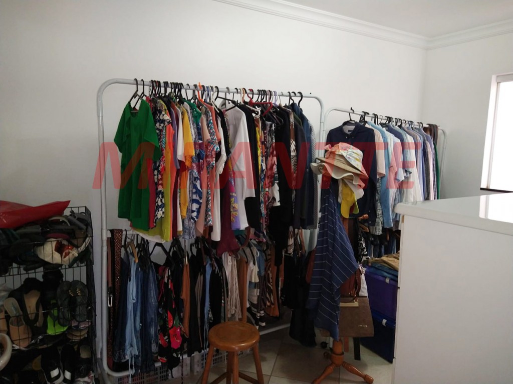 Sobrado de 380m² com 3 quartos em Vila Galvão