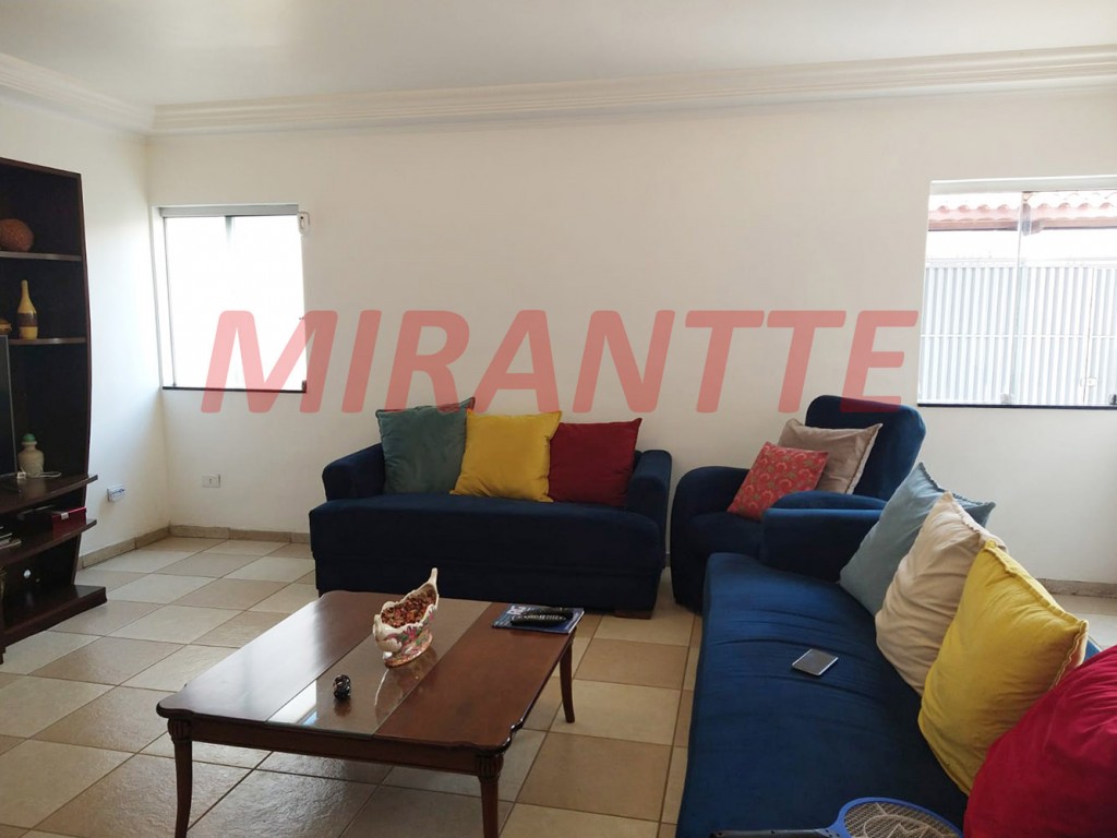 Sobrado de 380m² com 3 quartos em Vila Galvão