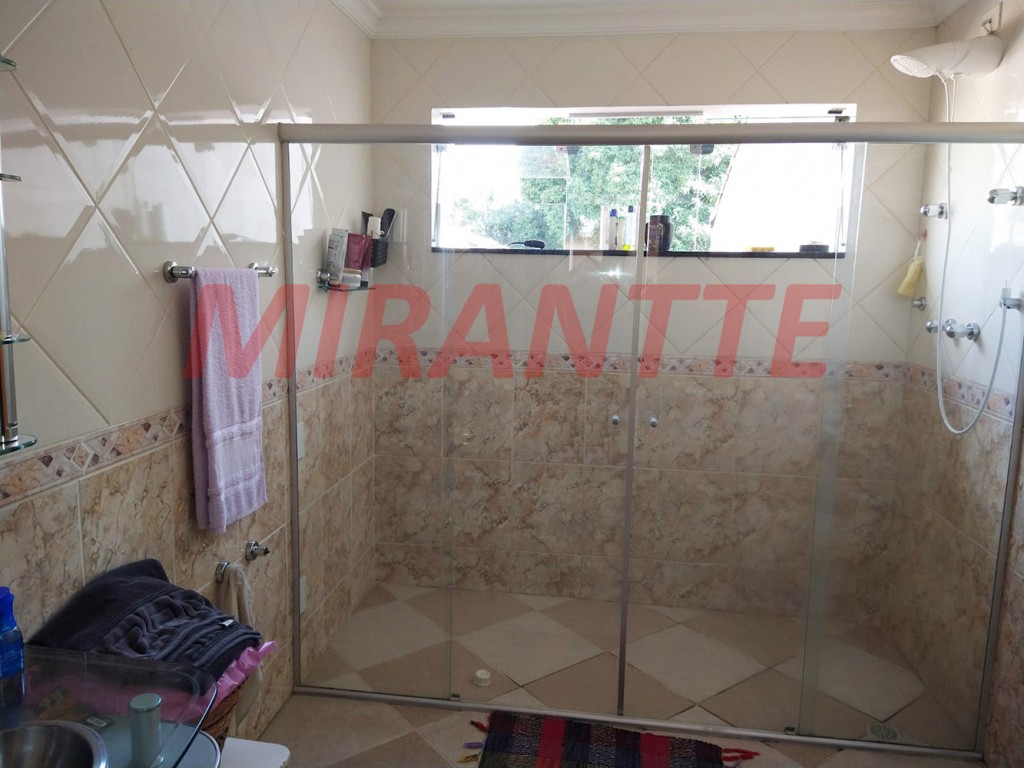 Sobrado de 380m² com 3 quartos em Vila Galvão