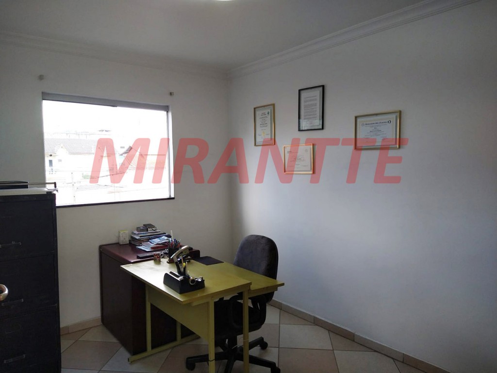 Sobrado de 380m² com 3 quartos em Vila Galvão