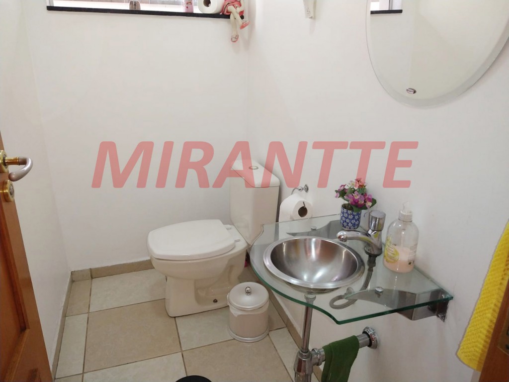 Sobrado de 380m² com 3 quartos em Vila Galvão