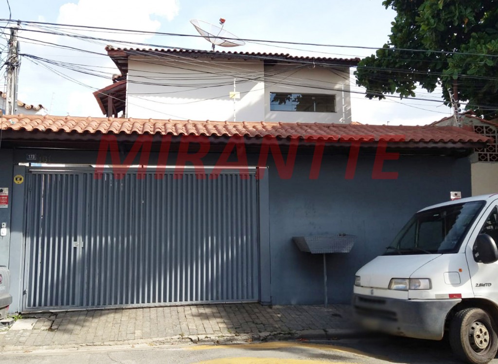 Sobrado de 380m² com 3 quartos em Vila Galvão